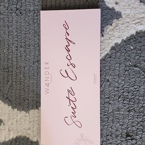 Wander Beauty Suite Escape palette
